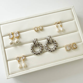 Opaline Studs Earrings