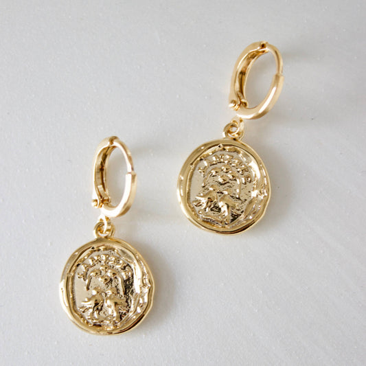 Gia Huggie Earring