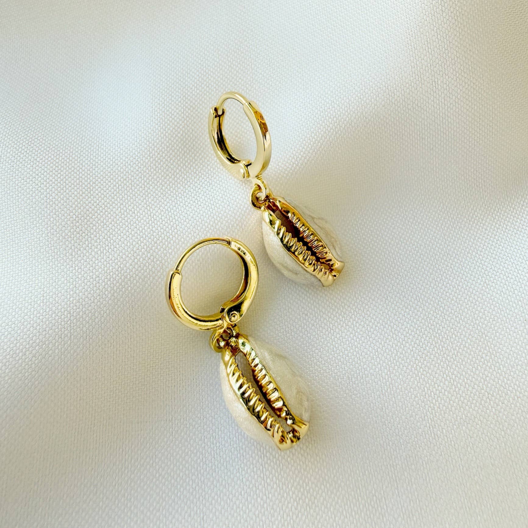 Shell Beachy Huggie Hoops