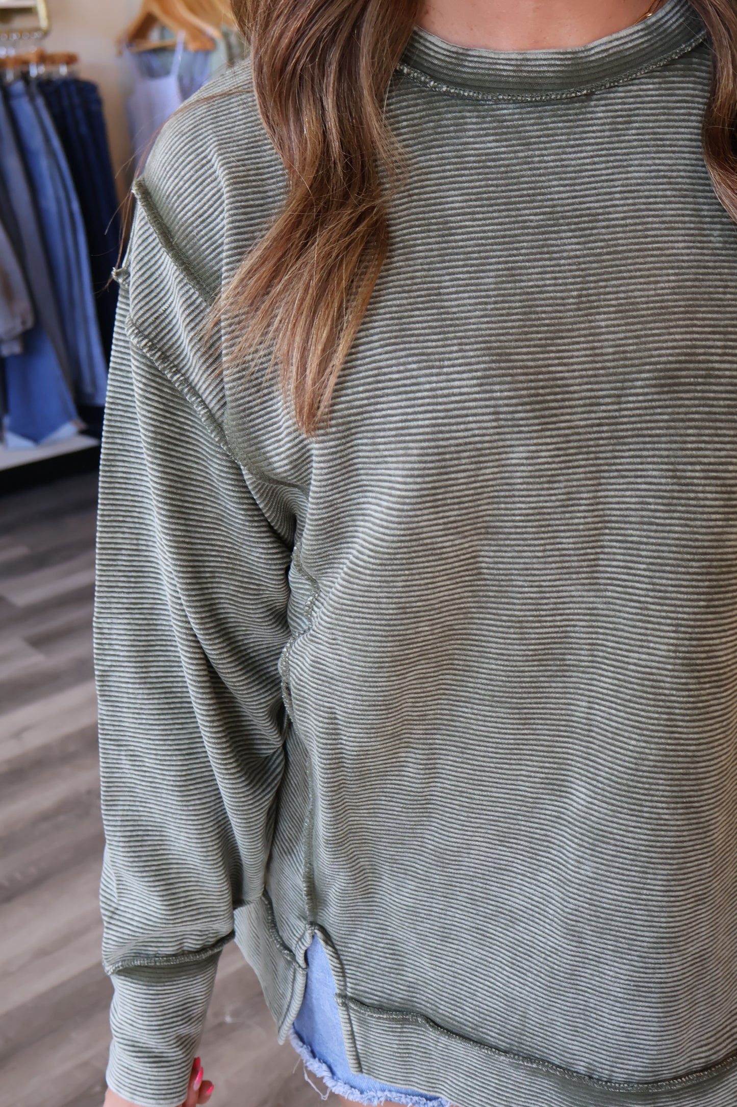 Raegan Exposed Hem Crew