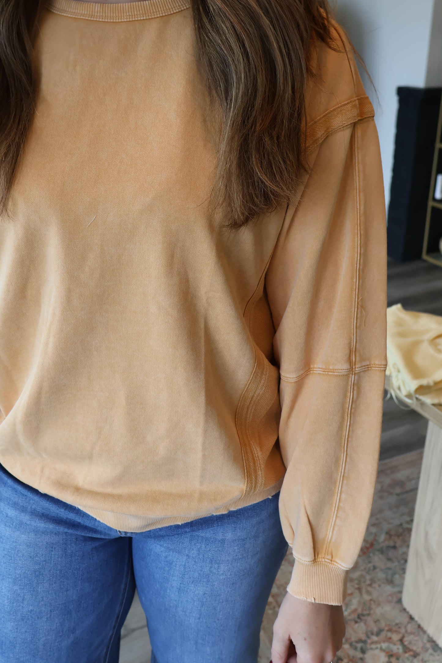 Dea Crochet Patch Crewneck