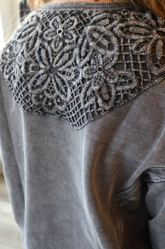Dea Crochet Patch Crewneck