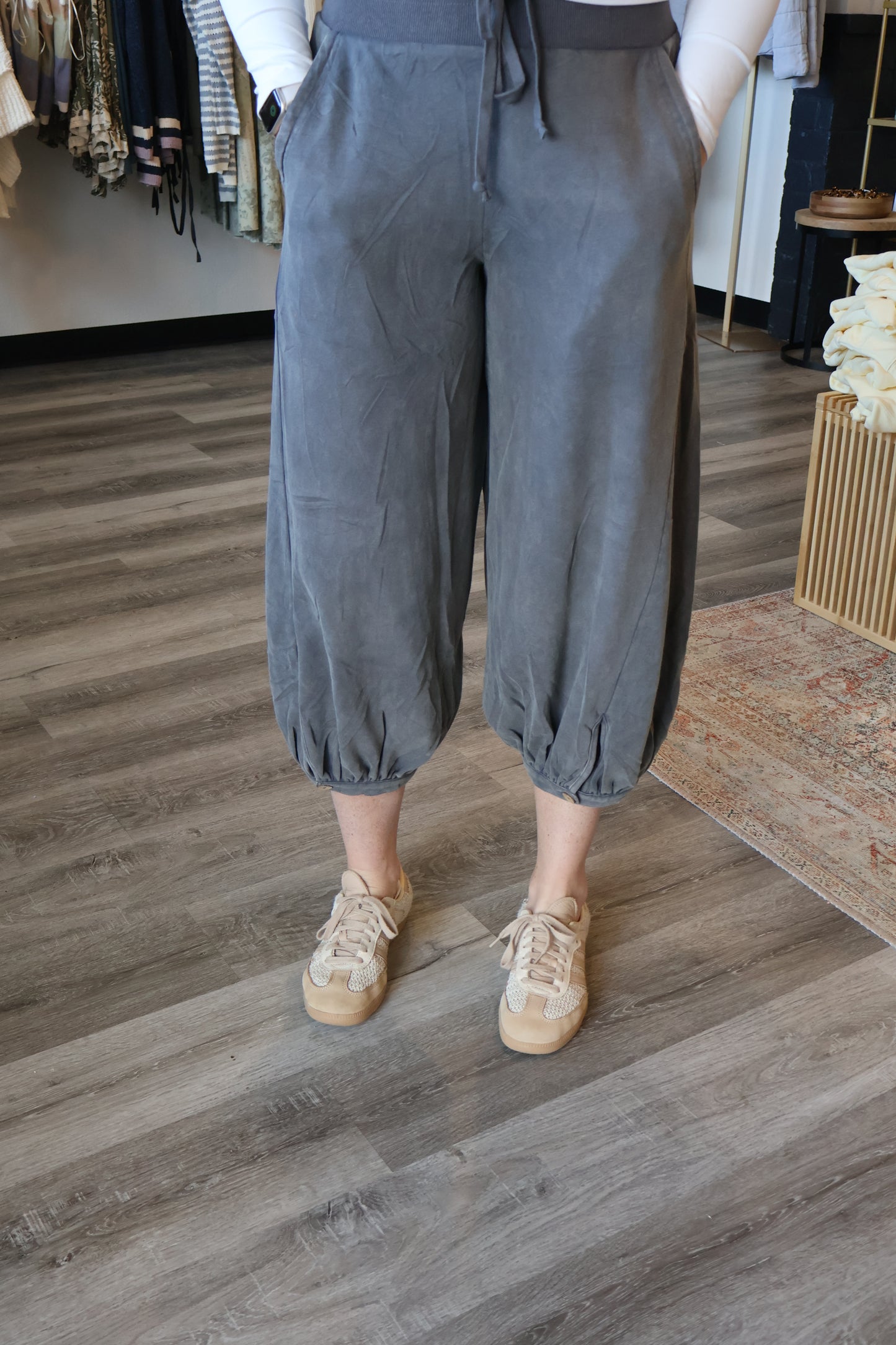 Sienna Capri Bubble Pants