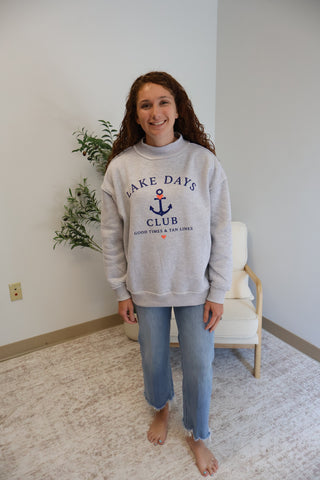Lake Days Club Mockneck