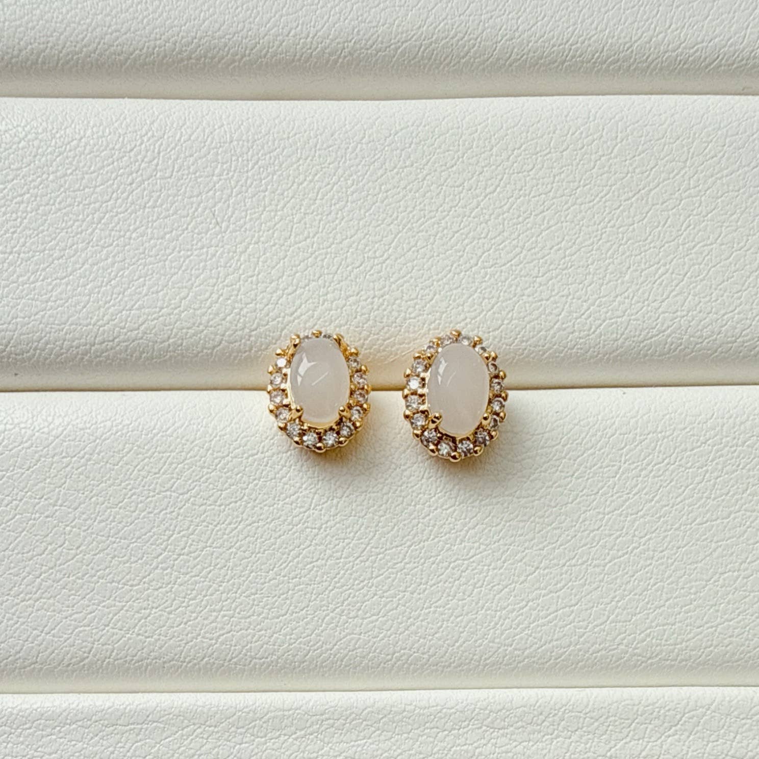 Opaline Studs Earrings