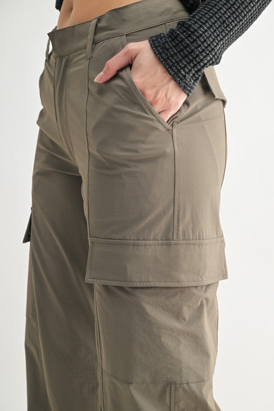 Noa Mid-Rise Wide Leg Cargo Pants