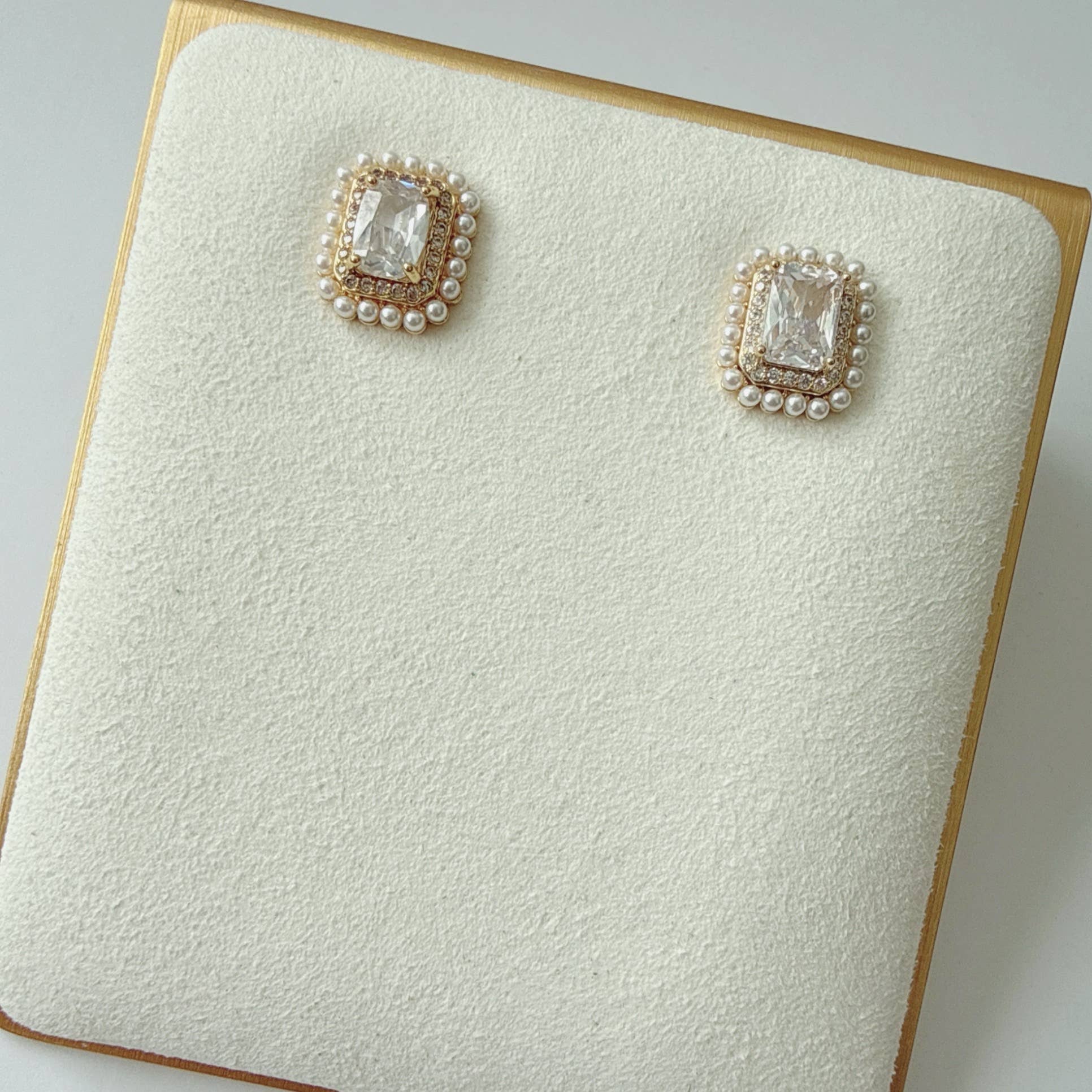 Eva Baguette Diamond Studs Earrings